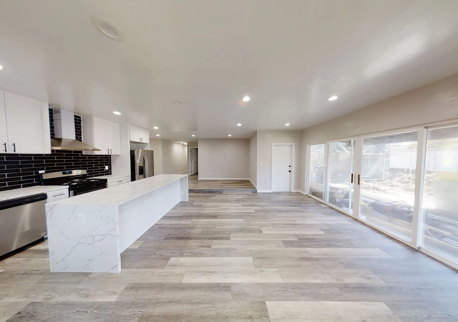 4BD/2 BA Close Walk to Campus — Photo 2