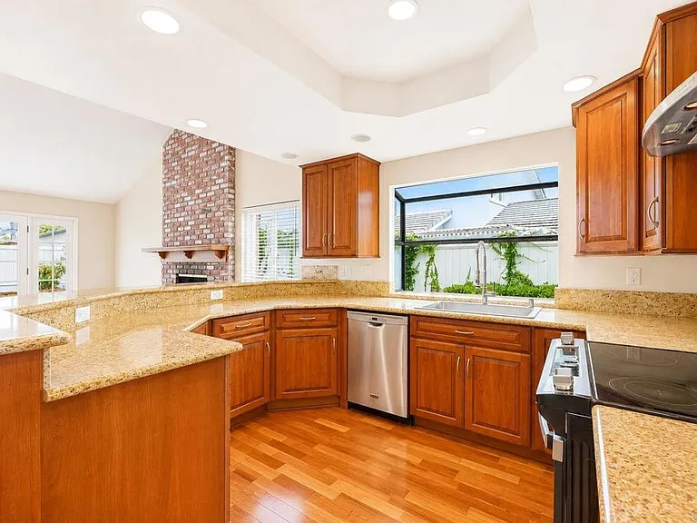 726 Santa Rufina Dr — Photo 12
