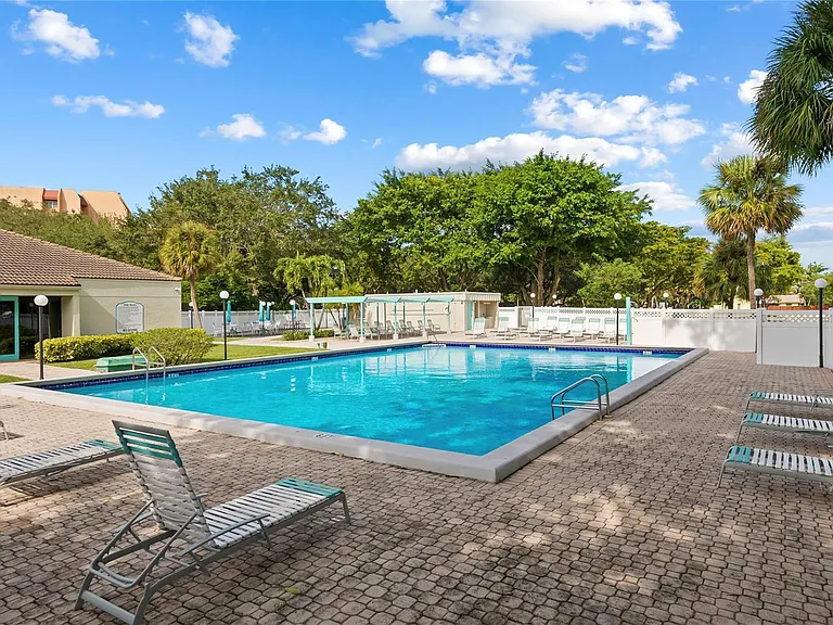 3300 W Rolling Hills Cir #610 — Photo 17