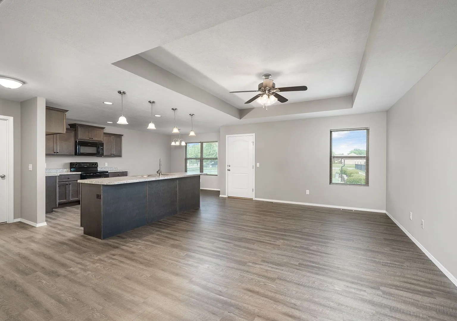 4 Bedroom Home in Springfield, Missouri — Photo 1