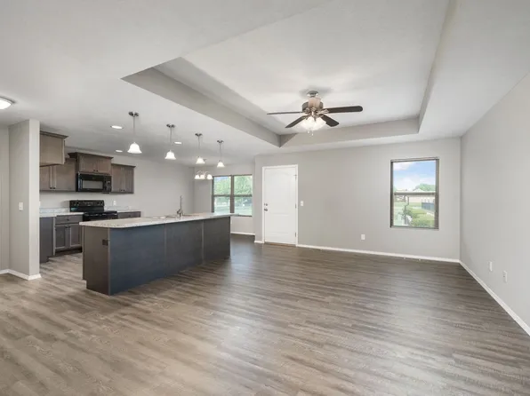 5468 W Yew St, Springfield, MO 65802