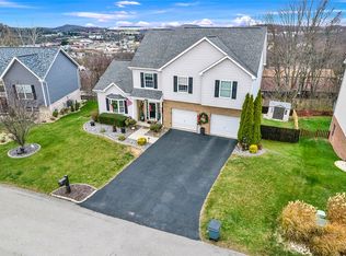 132 Edgewood Dr, New Stanton, PA 15672