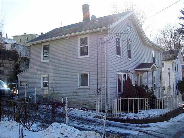 2nd image of 81 Middle St