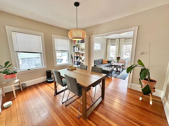 4th image of 98 Putnam St #98