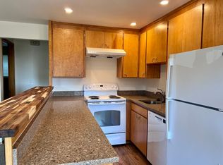 518 N 43rd St APT 3, Seattle, WA 98103