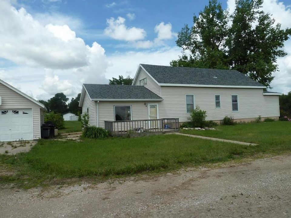 2nd image of 1050 4th St S