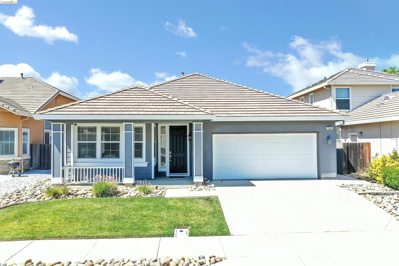 1341 Yosemite Cir photo 1