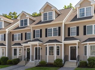 40 Whispering Pine Cir #40, Worcester, MA 01606