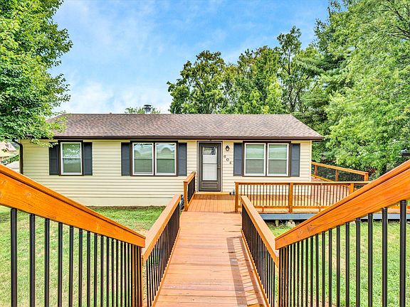 2nd image of 604 Vinton Mill Ct NE