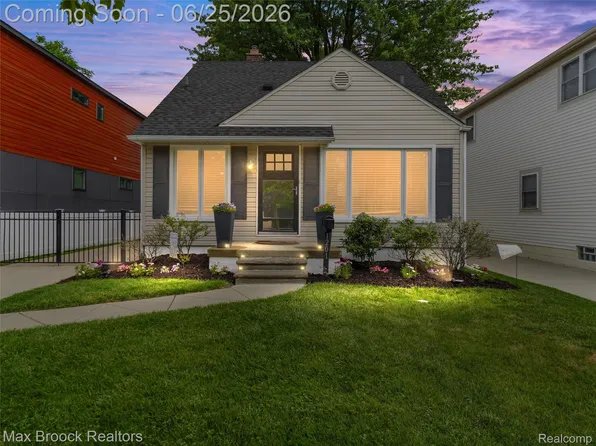 1201 Cole St, Birmingham, MI 48009