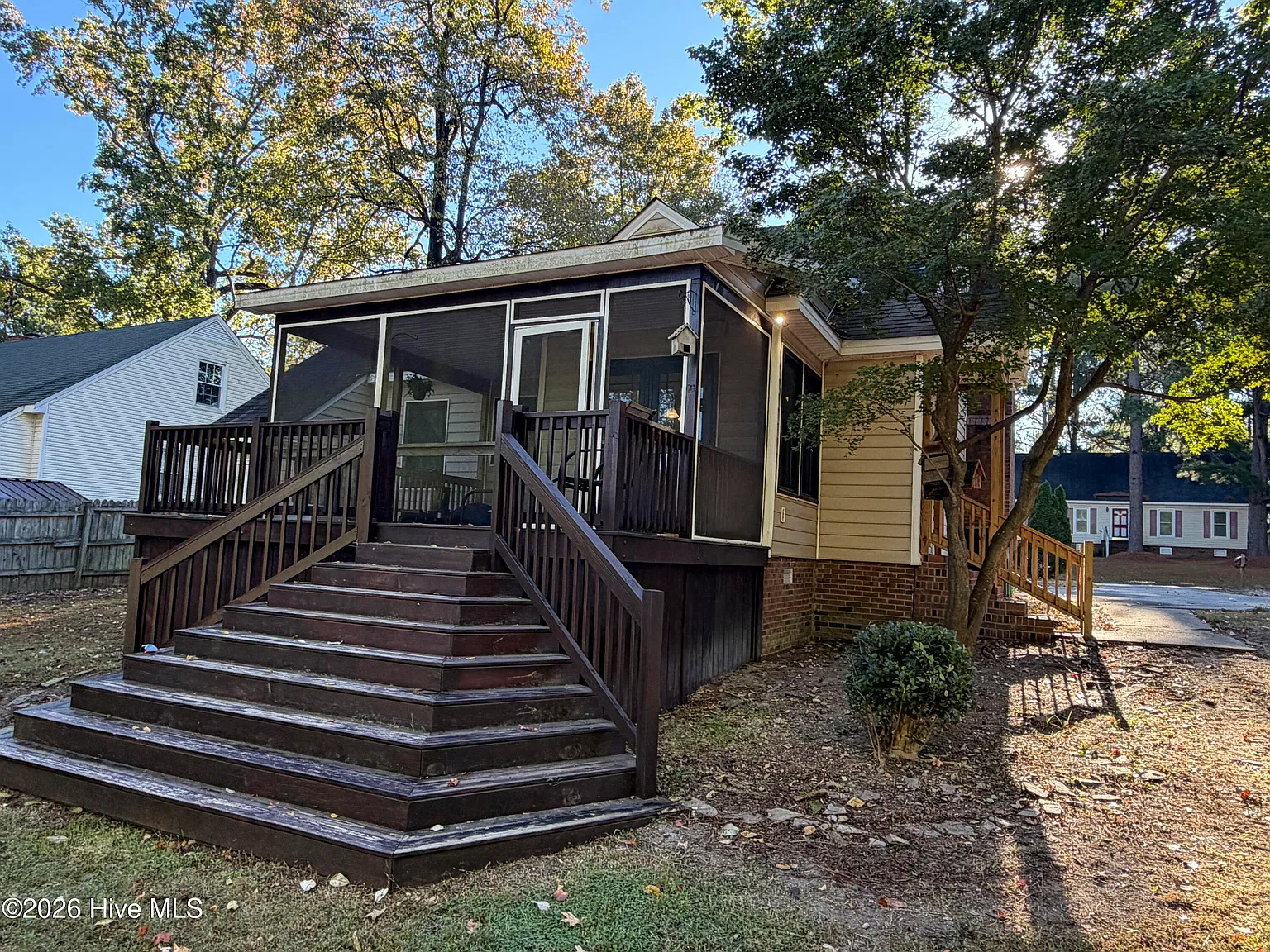 4 bed, 3.0 bath, $1,900 — Photo 2