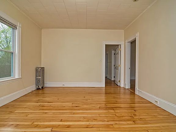 5th image of 152 Menlo St #3