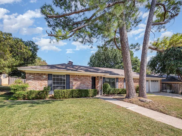 1740 Cynthia Ln, Hurst, TX 76054