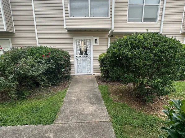 124 Governors Dr, Forest Park, GA 30297