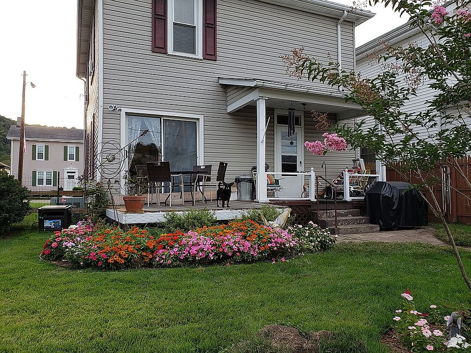 2nd image of 912 N 4th St