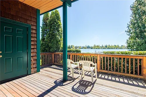 15819 Larch Way Photo 1