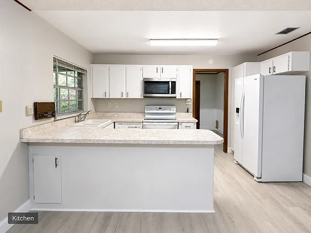 3 bed, 1658 sqft, $2,450 — Photo 3