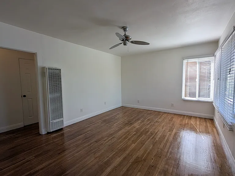 6206 Cahuenga Blvd — Photo 5