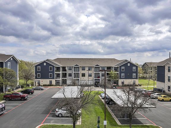 4th image of 13838 The Lakes Blvd APT 4202