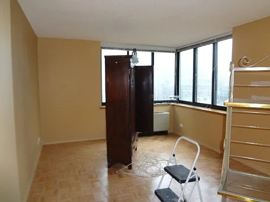 Rented by Royal Operation System | media 21