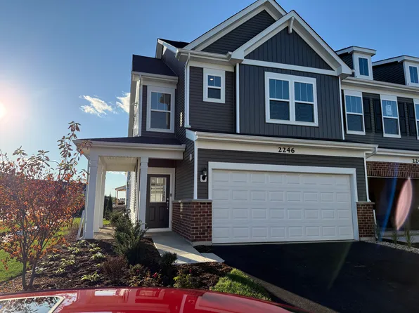 2246 Horseshoe Cir, Naperville, IL 60564