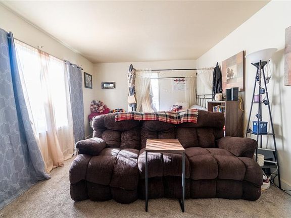 5th image of 2216 Bradley St