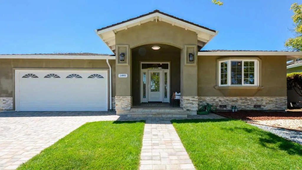 1495 Aster Ln photo 1