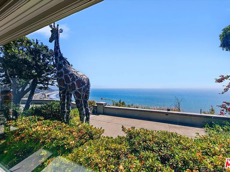 18244 Coastline Dr — Photo 23
