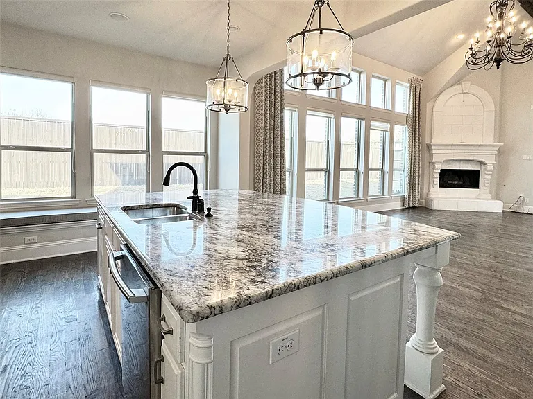 15172 Bardwell Ln — Photo 10