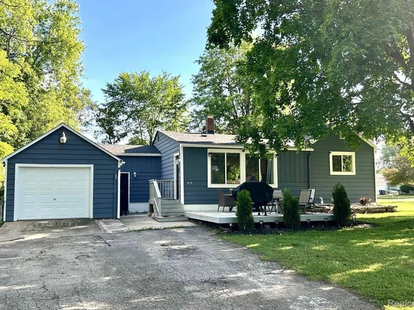919 Beardon, Lake Orion, MI 48362