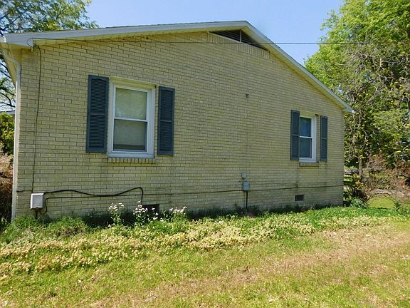 5th image of 108 Brown St