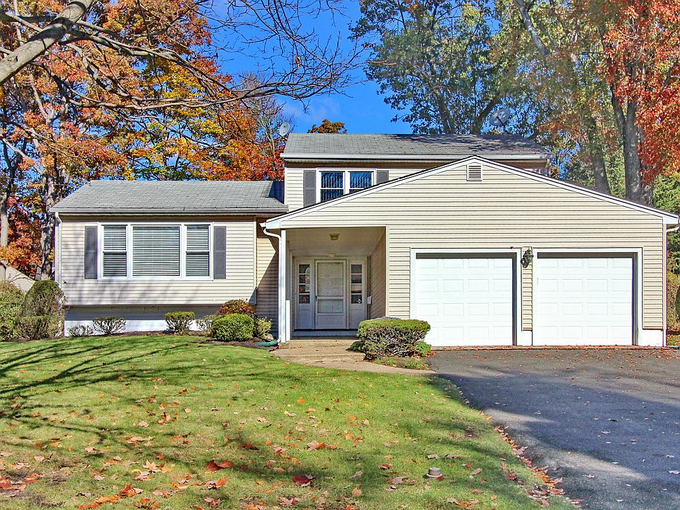 1st image of 7 Knollwood Dr
