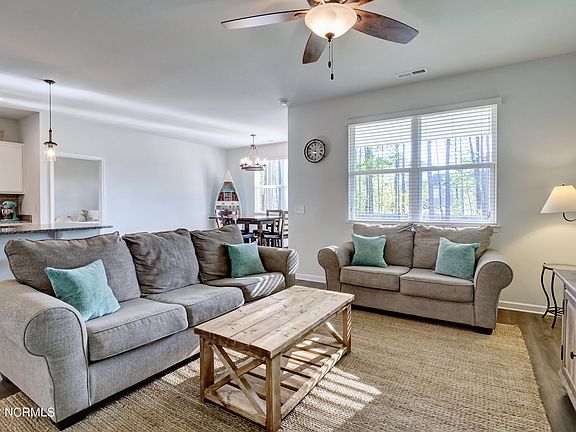 3rd image of 1143 Crestfield Way