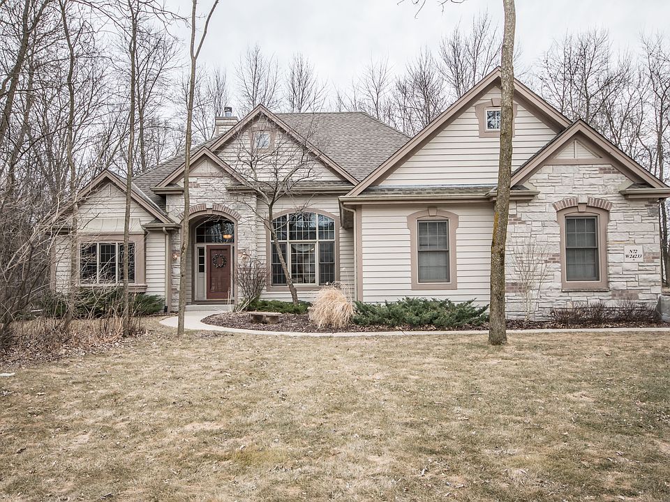 1st image of N72W24233 S Woodsview Dr