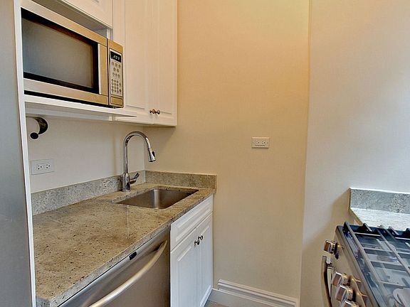 3rd image of 183 Claremont Ave #5C