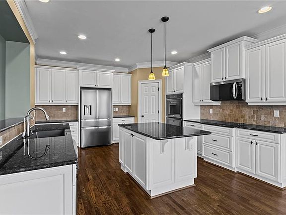 3rd image of 512 Twilley Ridge Rd SW