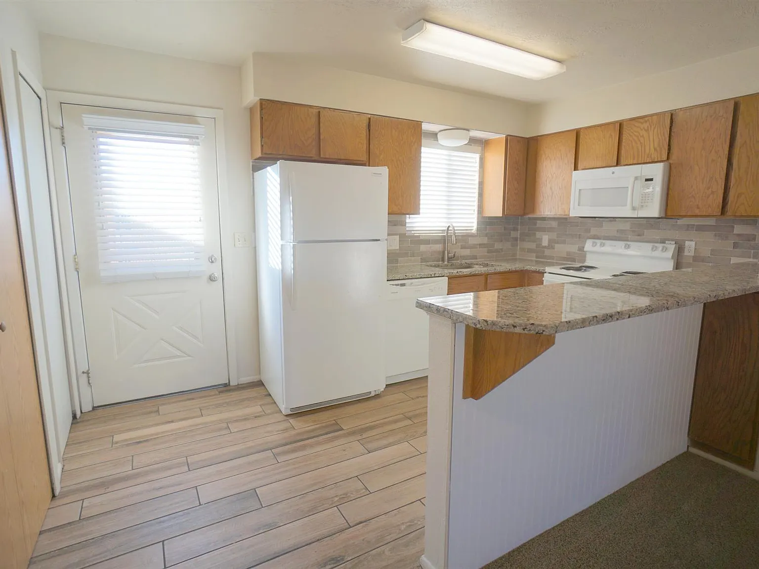 R210 — Photo 3