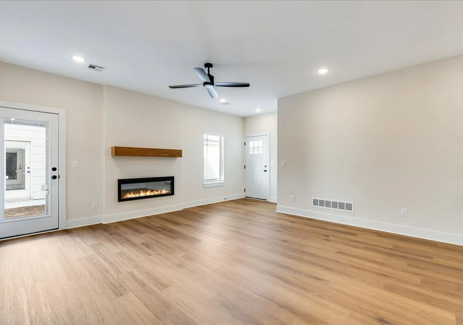 Cypress Glen Taylor Plan — Photo 1