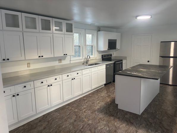 27 Main St Unit 2