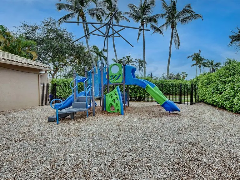 19084 Skyridge Cir — Photo 52