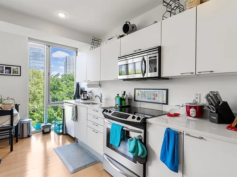 2 Earhart St #421 — Photo 8