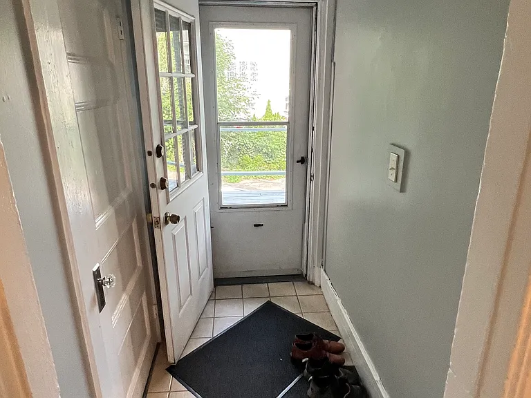 149 Strathmore Rd #9 — Photo 5