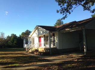 725 Spraggins Rd, Gasburg, VA 23857