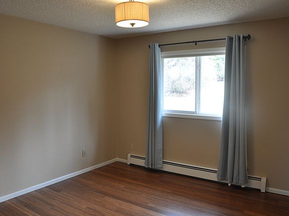 Upstairs Bedroom 1