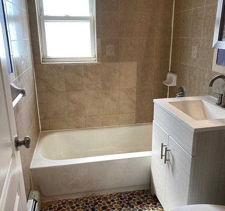 2nd image of 14615 176th St Floor 2