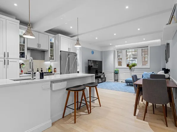 321 W 78th St APT 1E, New York, NY 10024