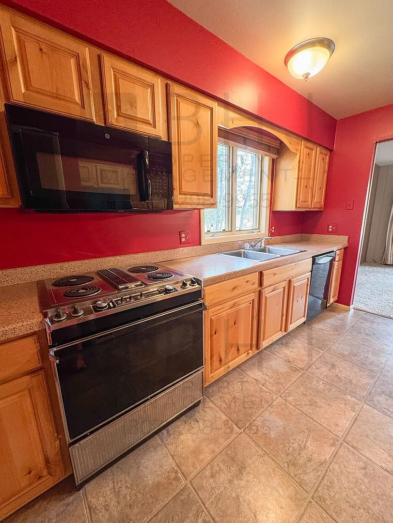 Big Horn - 3 Bedroom/ 2 Bath Home For Rent — Photo 3