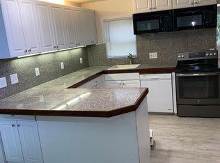 3023 Maganser Dr, Wixom, MI 48393