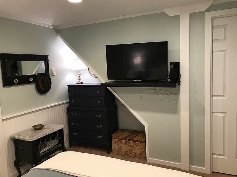415 Gardner St E — Photo 12