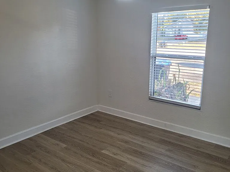 1236 Dovehill Dr — Photo 13